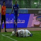 لاعب الفتح يتحصل على ركلة زاوية بطريقة غريبة #الفتح_الشباب  #كورة_بريك