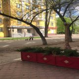 A little girl walking so far desolated street in the downtown of #Kramatorsk singing the famous "Oi u luzi chervona kalyna" song. Turn up the volume  \ud83c\uddfa\ud83c\udde6  #Ukraine #RussiaInvadedUkraine  #Україна  #Краматорськ #chervonakalyna