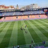 S&aring; er FCK-spillerne ankommet til Letn&aacute; Stadion i Prag. Det er &lsquo;Mr. Kraul-radio&rsquo; ogs&aring;  Husk, vi er live i din radio p&aring; P4. Kick off Sparta Prag - @FCKobenhavn i 3. Kvalrunde mod CL er 19.00. #cldk #fcklive
