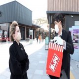 ＼「デビュー夫人」プレゼント企画／  &rdquo;デヴィ袋&rdquo;総額3万円相当を 10名様にプレゼントします  \u2776 @ktv_donani をフォロー \u2777 #土曜はナニする #プレゼント #爆買いで景気回復 をつけて番組の感想をツイート  ※当選者の発表は商品の発送をもってかえさせて頂きます。