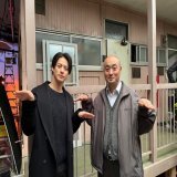 #クロサギ 第6話は明日よる10時 いよいよ後半戦スタート  いつも #クロサギ を応援していただきありがとうございます 本日も撮影快調です  第6話放送前に、 先週の第5話を #TVer で復習してね   #平野紫耀 #黒島結菜 #宇野祥平 #クロサギポーズ