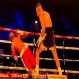 #kaz #boxing #MMA #UFC Жутким нокаутом закончился бой в&nbsp;андекарде Бетербиев&nbsp;&mdash; Ярд. Видео