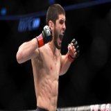 #kaz #boxing #MMA #UFC Махачев и Волкановски ощупали друг друга во время дуэли взглядов. Видео