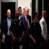 Трамп глубоко ненавидит и презирает демократию, законность и мораль  он безумно завидует путину и си, что они "так могут" и мечтает о личной диктатуре  но у Америки другое мнение..