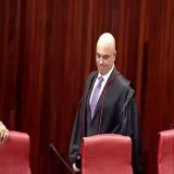 Alexandre de Moraes sendo muito aplaudido durante diploma&ccedil;&atilde;o.  #DiplomacaoDoLula