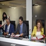 بنمخلوف توقع اتفاقية إنشاء حاضنة “تكنوبارك وجدة”