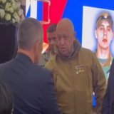 Евгений Пригожин пришёл на похороны бойца ЧВК &laquo;Вагнер&raquo;. На груди у бизнесмена звезды героя России, ДНР и ЛНР