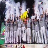 【14年ぶりV】日本野球が夢見た瞬間 侍ジャパンのもとにWBCのトロフィー