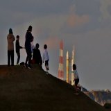 本当にいい時間帯の機体移動で、親子での見学も多かったです。 で、運良くいい場面に立ち会えました。 #H3TF1 #H3ロケット
