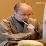 #渡辺明 名人に #藤井聡太 王将が挑戦する #将棋 の第81期 #名人戦 七番勝負の第1局。1日目はまもなく封じ手となります。写真は午後に熟考する渡辺名人と藤井王将です。  1日目午後の写真特集&rarr;