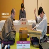 #渡辺明 名人に #藤井聡太 王将が挑戦する将棋の第81期 #名人戦 七番勝負の第1局。２日目、午後の対局が続いています。写真はリモートカメラで撮影した対局中の渡辺名人と藤井王将です。  写真特集を更新しています&rarr;    #第81期名人戦七番勝負第１局