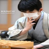 昨日行われた #叡王戦 第１局 #菅井竜也 八段に勝利した後、感想戦に臨む #藤井聡太 叡王です  写真特集