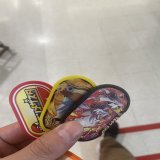 本日のメザスタ。 エンテイ貰えるみたいなのでやってみた！ 草むらからレシラム出てきたwww あと中学生の少年がラティラティ欲しい言うてたら被ってるから上げますよって言われて貰ったから200円あげたw ありがとう少年！ #メザスタ