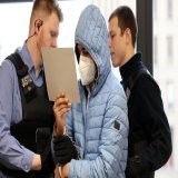 Stundenlange Mehrfach-Vergewaltigung durch Migranten in #Dresden. Wieder ein Pal&auml;stinenser, der NICHT abgeschoben werden "kann", obwohl ausreisepflichtig. Mitverantwortlich #Merkel, in ihrer Grauen-&Auml;ra durfte er nach #Deutschland einreisen.