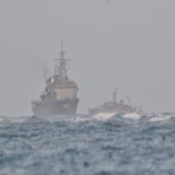 乗員か、５人を発見＝「飽和潜水」で、機体も確認―収容、引き揚げ検討へ・陸自ヘリ事故  (時事通信ニュース)   見つかってよかった