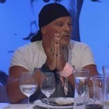 Ac&aacute; podemos ver el t&iacute;pico macho retrogrado, homof&oacute;bico, machista y pajero. Es lamentable que banquen a esta clase de persona. Eso tmb habla un poquito de la sociedad que tenemos!! Asco da Alfa. #GranHermano  #GH23