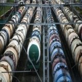 ЕС вывел из-под санкций два вида нефтепродуктов из российской нефти Европейский союз вывел из-под действия потолка цен на нефть два вида нефтепродуктов из российского черного золота.  Это приписано в обновлении пояснительной записки Еврокомиссии, кот