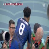 Weston McKennie using a photographer's bib to dry off his hands before a throw-in    #ENG | #USA | #FIFAWorldCup