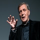 Невзоров ответил на приговор по делу о фейках про российскую армию  &laquo;Я не хочу высмеивать этот суд или глумиться над ним. Находясь в безопасности, под защитой, я не могу травить души тем, кто реально сидит или садится&raquo;.
