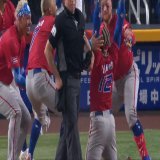 打ったリンドーア、激走で一気に本塁生還！！プエルトリコは序盤に5点を奪い、これを守り切ってドミニカを下しました。 記録上はヒットとエラーとなりました #ワールドベースボールクラシック