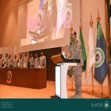 قائد #القوات_البحرية_الملكية_السعودية يكرم منتخب القوات البحرية للدراجات.