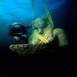 - من أعماق البحر المتوسط الى قاعات المتحف "المصري الكبير"، تماثيل مدينة هراقليون الغارقة أسفل سواحل #الإسكندرية تستقبل زائري المتحف الكبير بعد ان ظلت غارقة لأكثر من ألفي عام ..