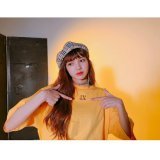 ดีไซเนอร์ลิซ่าเขาปังจริงๆ เขาออกแบบมาหมดแล้วทั้ง เสื้อผ้า (nonagon)  เครื่องสำอางค์ MAC เครื่องดื่ม Chivas เครื่องประดับ นาฬิกาBULGARI และทุกอย่างจะต้องมีสัญลักษณ์ที่แค่เห็นก็รู้ว่าเป็นสัญลักษณ์ประจำตัวของลิซ่าแปะอยู่บนสินค้าที่ออกแบบเสมอ