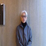 坂本龍一「僕から見ても安倍さんはとても保守とは言えない、その本質は露骨な大企業優遇。国民はもっと怒るべき、いまの政権がやっていることは『棄民政策』です。なぜこれを多くの人が許しているのか、本来なら100万人規模デモで国会に押しかけたっていい話だと思います」