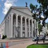 Донецкий государственный академический музыкально-драматический театр им.&nbsp;М.&nbsp;М.&nbsp;Бровуна начал большой концертный тур по&nbsp;ДНР. Продлится до&nbsp;10&nbsp;мая включительно. Со&nbsp;сцен прозвучат песни военных лет и&nbsp;современные п