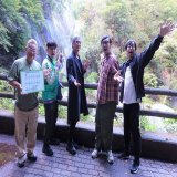 今夜 7：00 『#帰れマンデー 見っけ隊!!』  秘境バスで飲食店を探す旅 日本一の渓谷美と称される 「昇仙峡」を目指す！  #吉川晃司 #おいでやすこが  旅のリーダーに任命された 吉川がサイコロをふるも まさかの失態を見せ 旅は波乱のスタート&hellip;