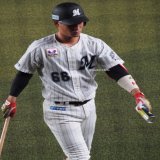 ケンさん1年半マリーンズに来てくれてありがとね古巣に帰るのは活躍するためだよね。笑顔で送り出さないとバンドもHRも強肩ケンさんもかっこよかったよ。仲がいぃ裕大さんもさみしがってるだろうな&hellip;。がんばってね!! #chibalotte #加藤匠馬