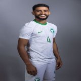 يملك عبدالإله العمري أعلى تقييم من بين جميع المدافعين بتصفيات اسيا المؤهلة لكأس العالم.   يتواجد على دكة البدلاء في أول مباراة بالمونديال  #FIFAWorldCup