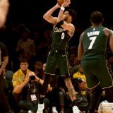 This Jayson Tatum  to send it to OT >>  #PhantomCam x #BleedGreen