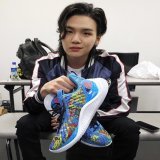 Suga shows off @stephencurry30&rsquo;s game kicks from tonight&rsquo;s action in Tokyo! #NBAJapanGames #NBAKicks
