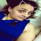 هذا ما تخفيه تحت جلبابها. بطون كبيرة وكبيرة الثدي وغريب