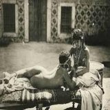 مثير   صور الدعارة و العاهرات أيام الإستعمار في الوطن العربي