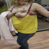 مثير   قاعدة في بيتها علي راحتها