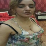مثير   قاعدة في بيتها علي راحتها