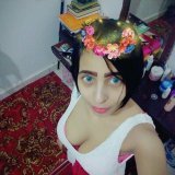 عنيف   بنت بحلمات بنية لعشاق البنى
