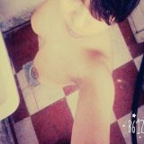 عنيف   بنت بحلمات بنية لعشاق البنى