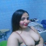 البوم   فرسة شقية بتستعرض جمال بزازها