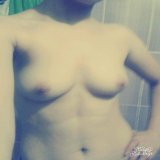 مثير   قموره