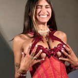 مايا خليفة نجمة البورنو اللبنانية في صور مثيرة وساخنة