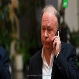 Журналиста Андрея Караулова объявили в федеральный розыск по уголовной статье. В чем его подозревают, не уточняется.  В начале ноября Караулов сообщал, что в его доме идет обыск по заявлению главы &laquo;Ростеха&raquo; Сергея Чемезова о клевете. Сам 