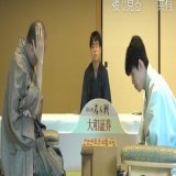 4月6日,名人戦第1局(2日目) 渡辺明名人 　VS 　挑戦者：藤井聡太竜王  現在45手目を渡辺名人考慮中。(10:51) 互角(＋27) ＋【先手】渡辺リード、－【後手】藤井リード  形勢－10&rarr; ＋27 2日目をいいスタートで始めた渡辺名人！ さすがです。 しかし、藤井竜王も黙っていない！ 渡辺名人少し苦しい？