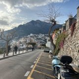 Photo by Nirelys Mateo on December 05, 2023. May be an image of motorcycle, scooter, Camogli, road and street.