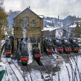 Good morning all, the #Steamfix taken last Saturday at the @WorthValley . 8 , yes 8 locomotives all in steam. One is behind 44871 on the left . Wow , an amazing sight I set off at 0600 to capture. The people who made this happen deserve tremendous cr