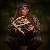 I know it&rsquo;s still August, but I can&rsquo;t help but think about Fall\ud83c\udf41 \ud83e\udd8c \ud83c\udff9 ...@kaskophoto - photographer .#hunt #hunting #huntingseason #girlswhohunt #whitetail #archery #bowhunting #huntgram #fall #falloutfits 