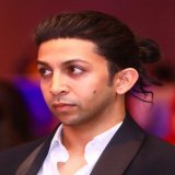النجم هشام جمال من حفل تكريم مسلسل في بيتنا روبوت 2 \u2764.  @HishamGamalBB