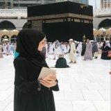 أن أقفَ يومًا في صفوف الحرم المكّي ، مصلّيةً خلف القارئ ماهر المعيقلي ، بصوته القريب إلى قلبي ، حيث لا مكانَ للحواجز الإلكترونية .  اللهمَّ   #ليله_القدر_خير_من_الف_شهر  #صباح_الخير